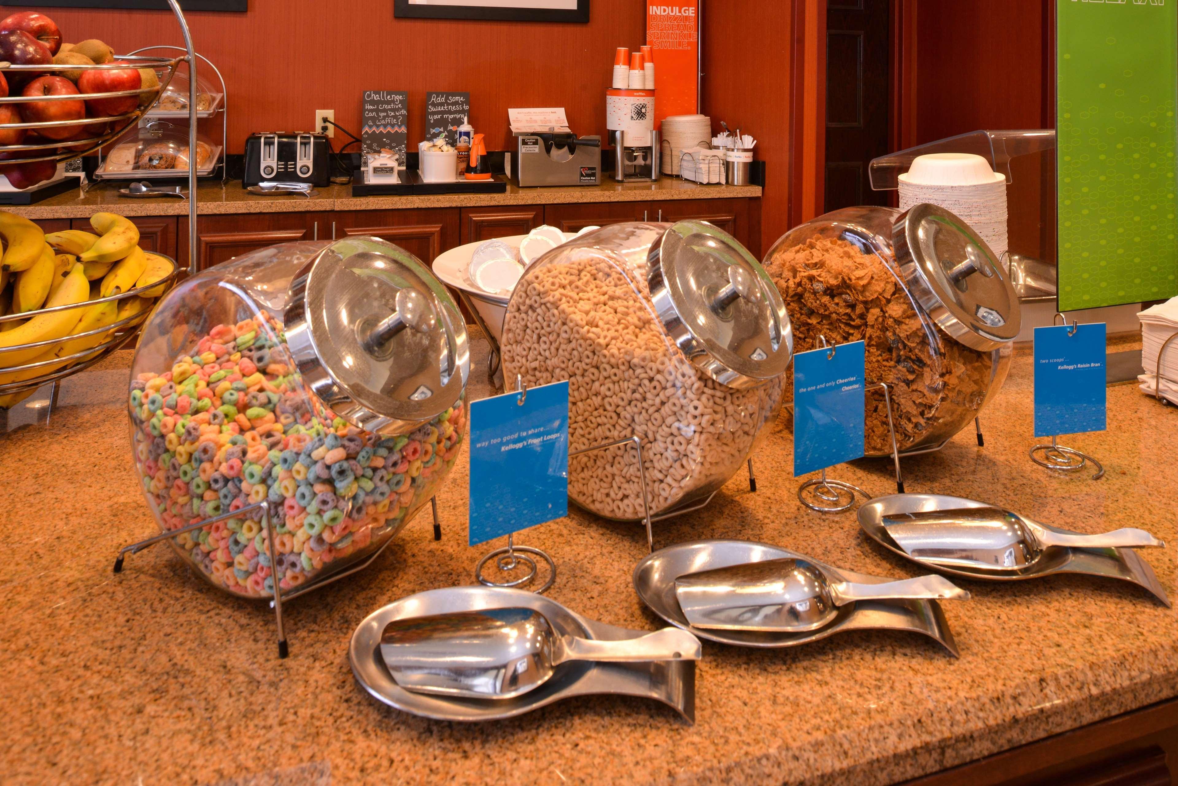 Hampton Inn By Hilton Litchfield Екстериор снимка