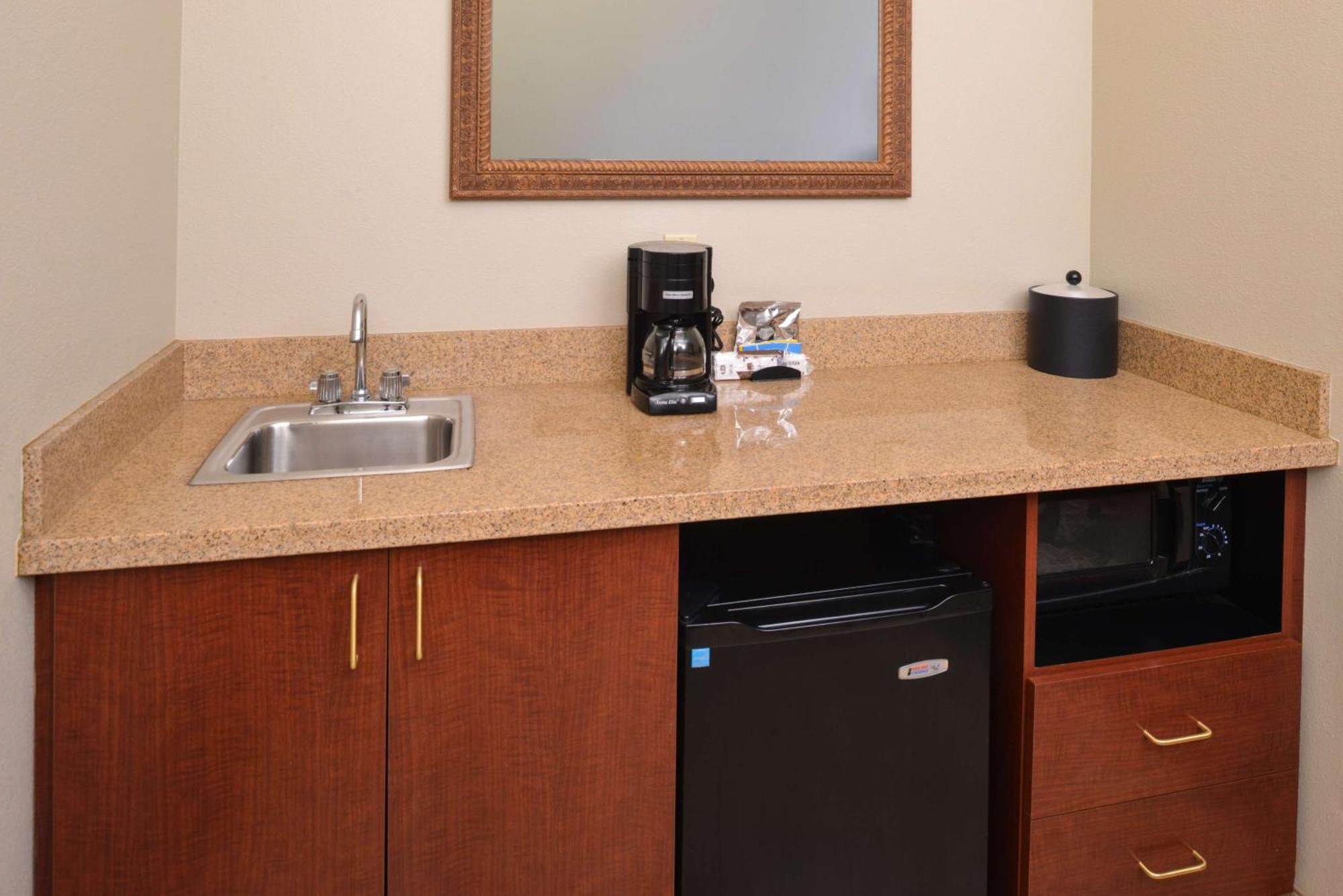 Hampton Inn By Hilton Litchfield Екстериор снимка