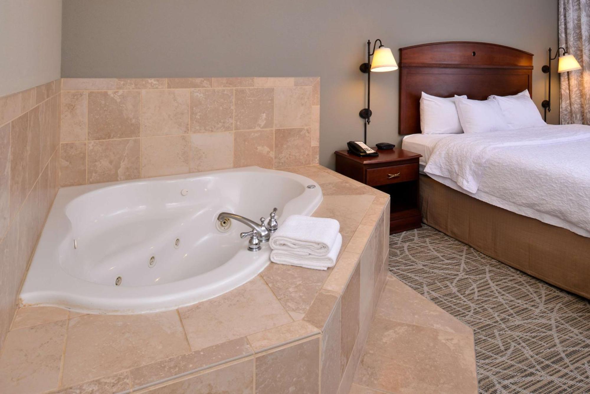 Hampton Inn By Hilton Litchfield Екстериор снимка