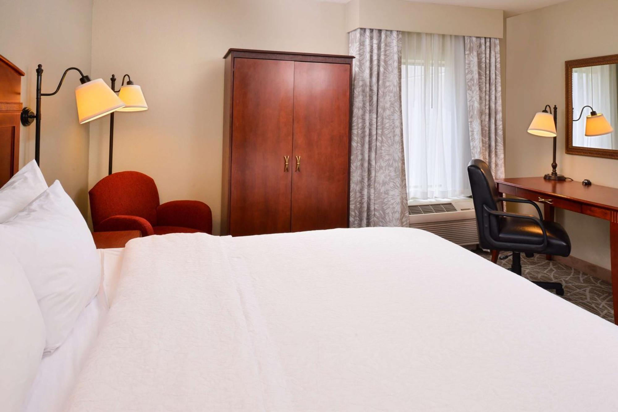 Hampton Inn By Hilton Litchfield Екстериор снимка