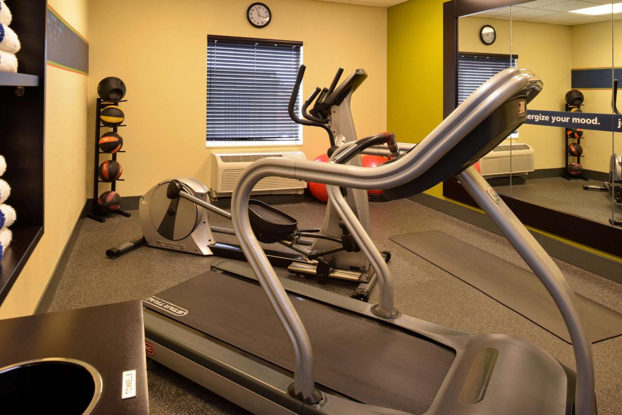 Hampton Inn By Hilton Litchfield Екстериор снимка