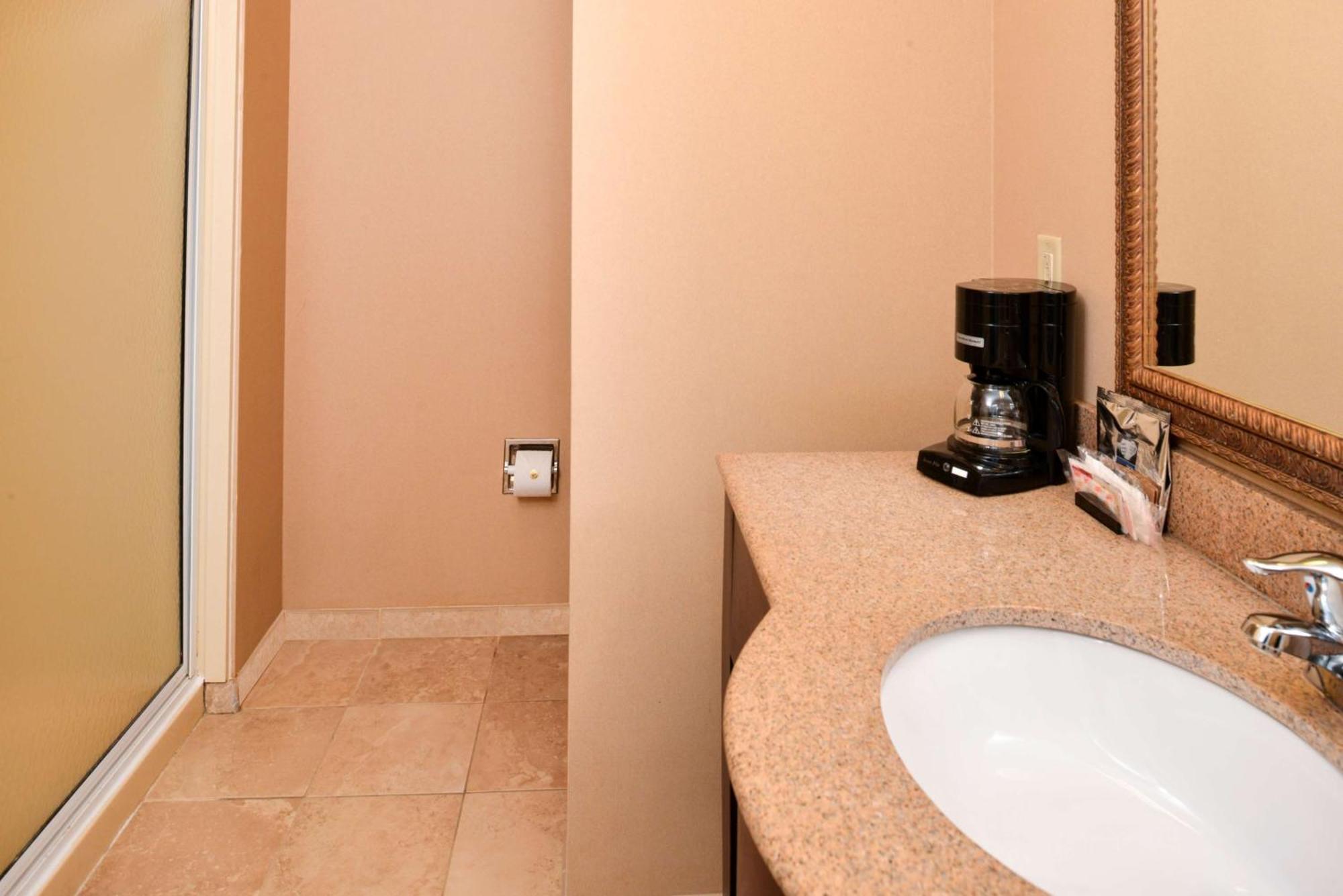 Hampton Inn By Hilton Litchfield Екстериор снимка