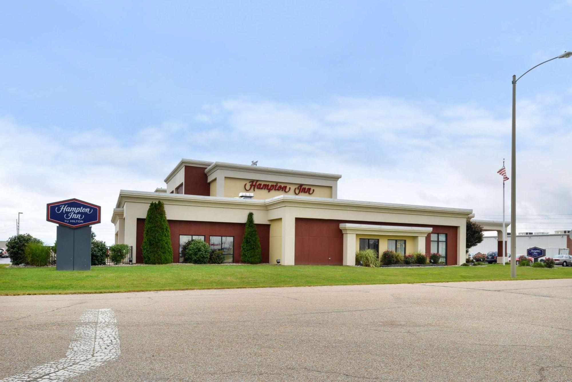 Hampton Inn By Hilton Litchfield Екстериор снимка