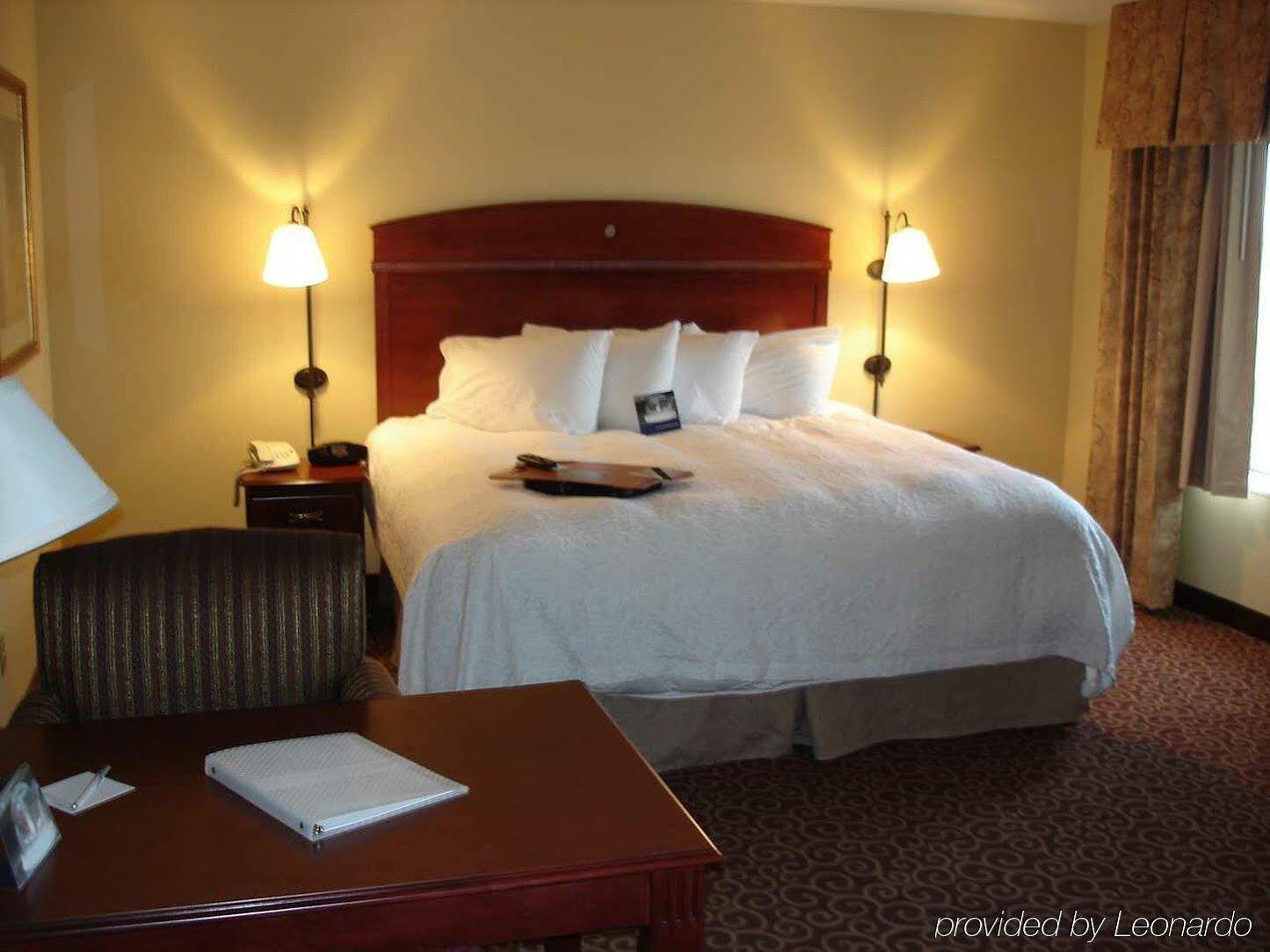 Hampton Inn By Hilton Litchfield Стая снимка